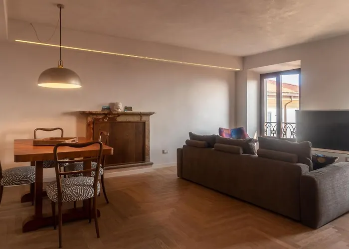 Leoni 7 - By Lovecomo Casa vacanze *