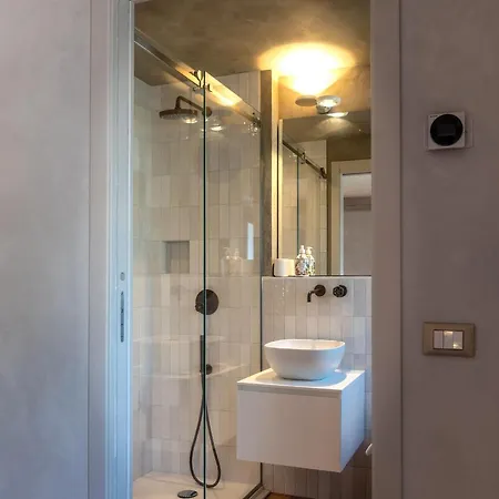 Leoni 7 - By Lovecomo * Menaggio